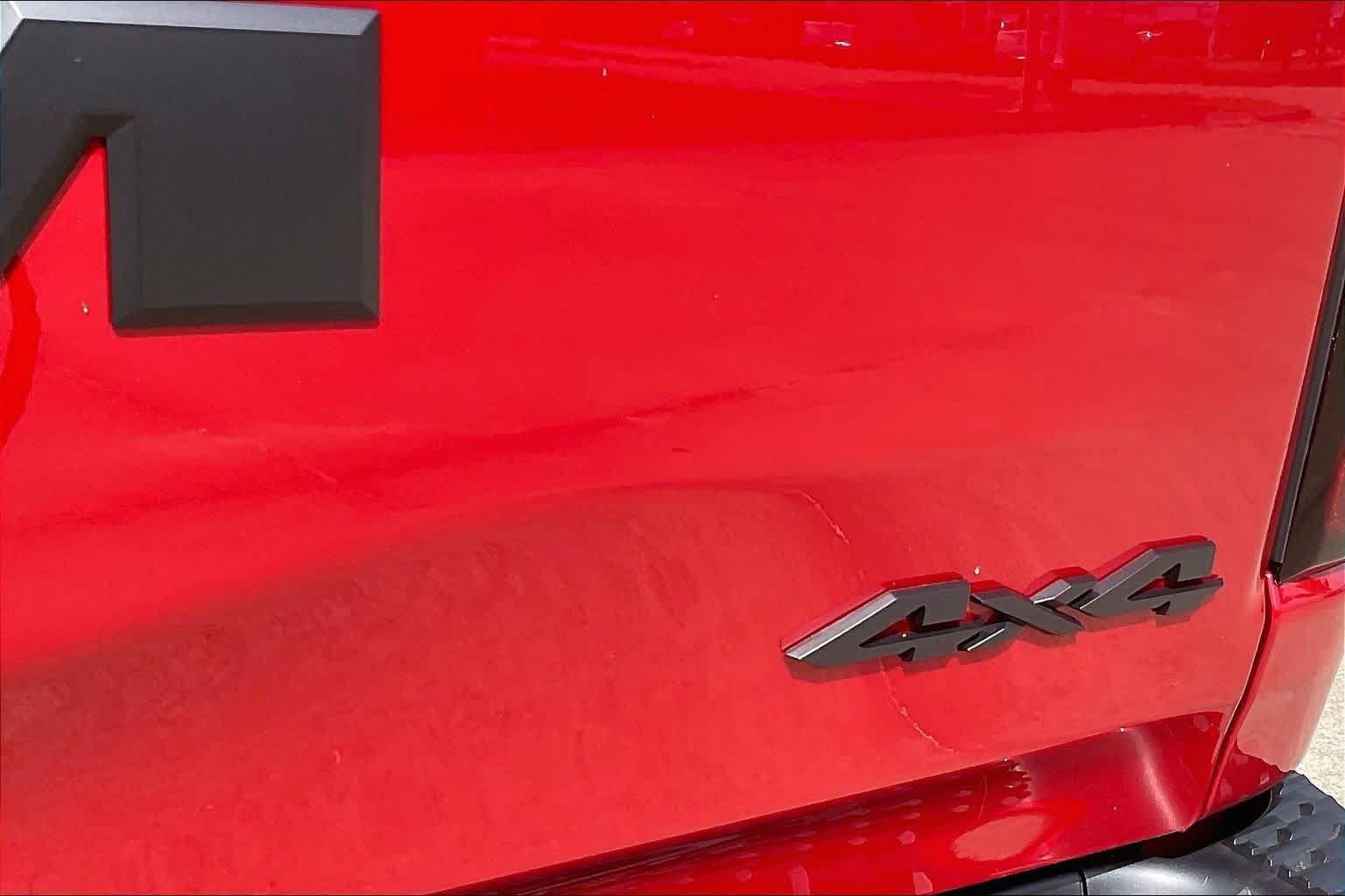 New 2026 Molten Red Pearl-Coat Exterior Paint RAM Big Horn image 15