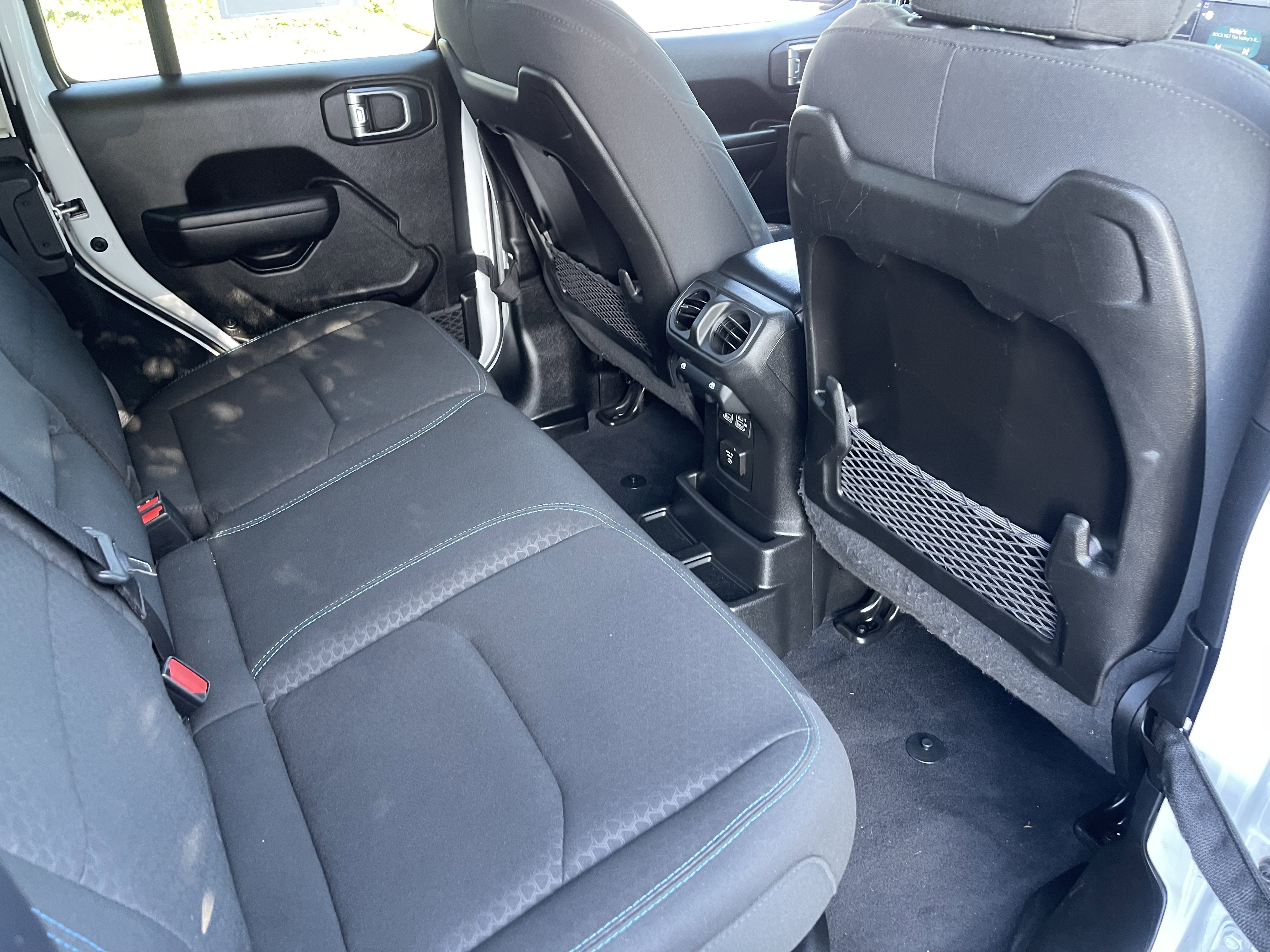 Used 2024 White/off-white Jeep Rubicon 4xe image 24