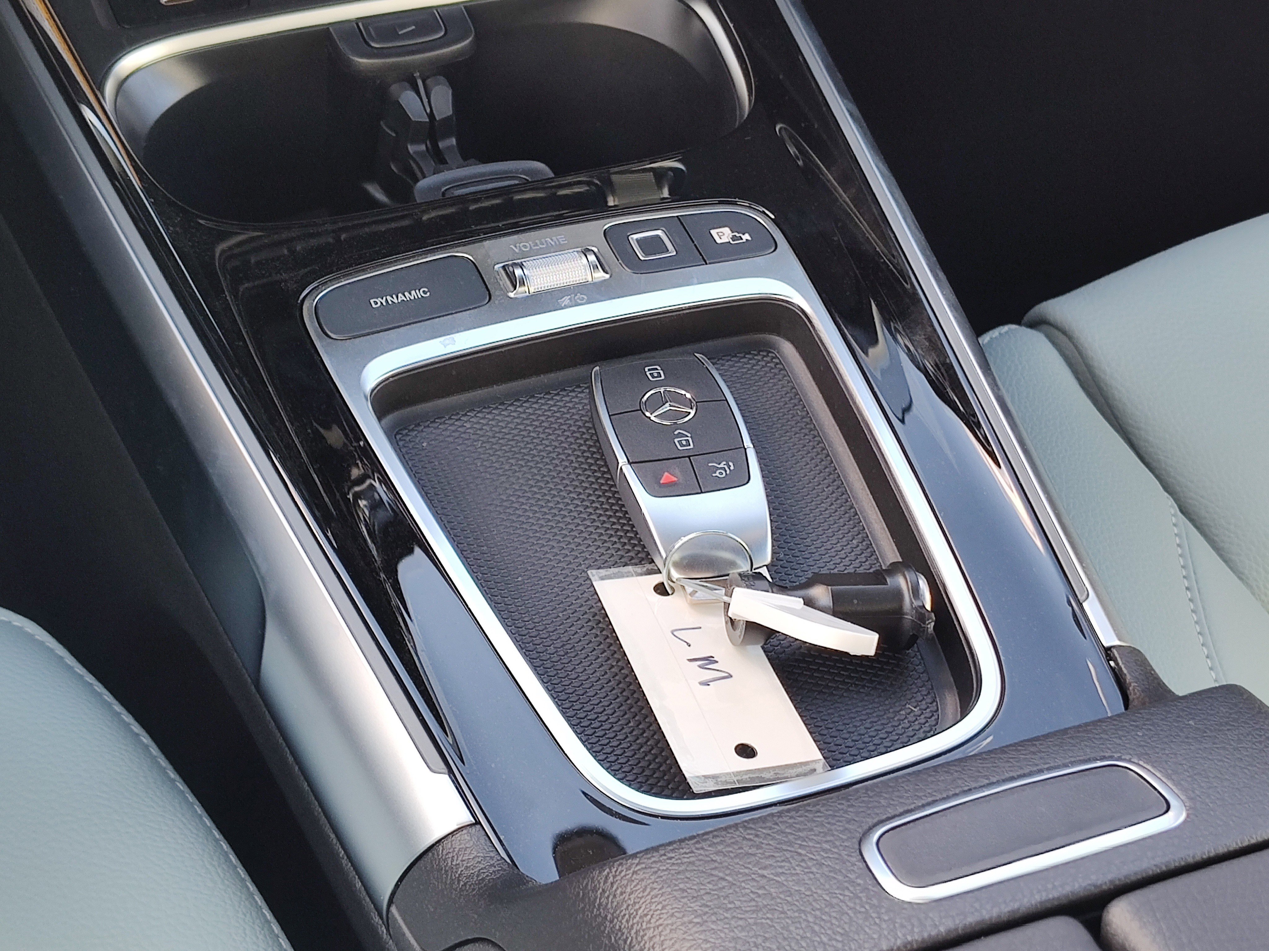 New 2026 Mountain Grey Metallic Mercedes-Benz GLB 250 image 24