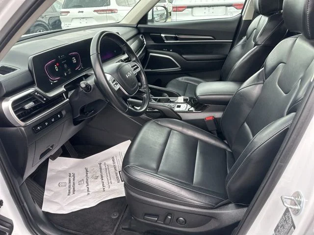 Used 2025 White Kia S image 13