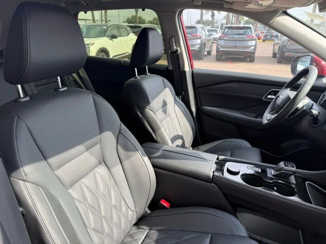 New 2026 Scarlet Ember Tintcoat Nissan Platinum image 25