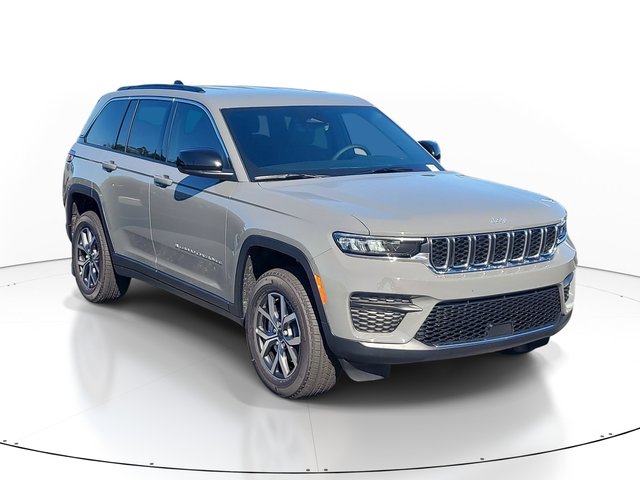2027 Jeep Grand Cherokee Laredo