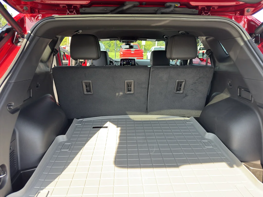 Used 2025 Radiant Red Tintcoat Chevrolet Premier image 20