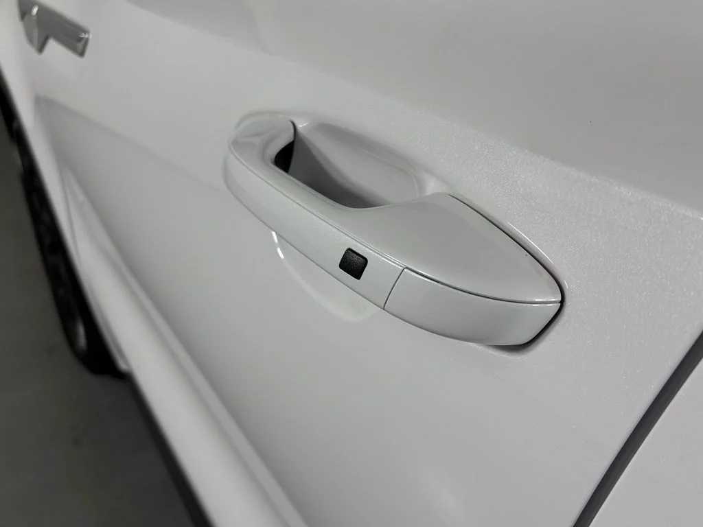 New 2026 Glacial White Pearl Kia S image 12