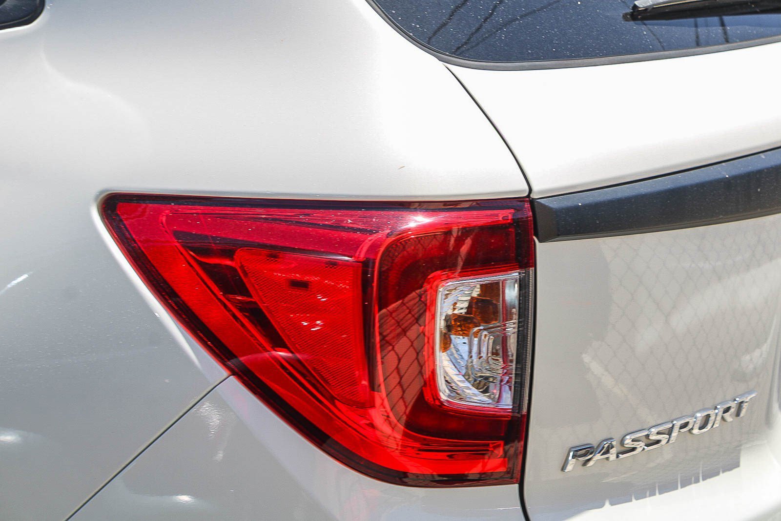 Used 2019 White Diamond Pearl Honda Touring image 8