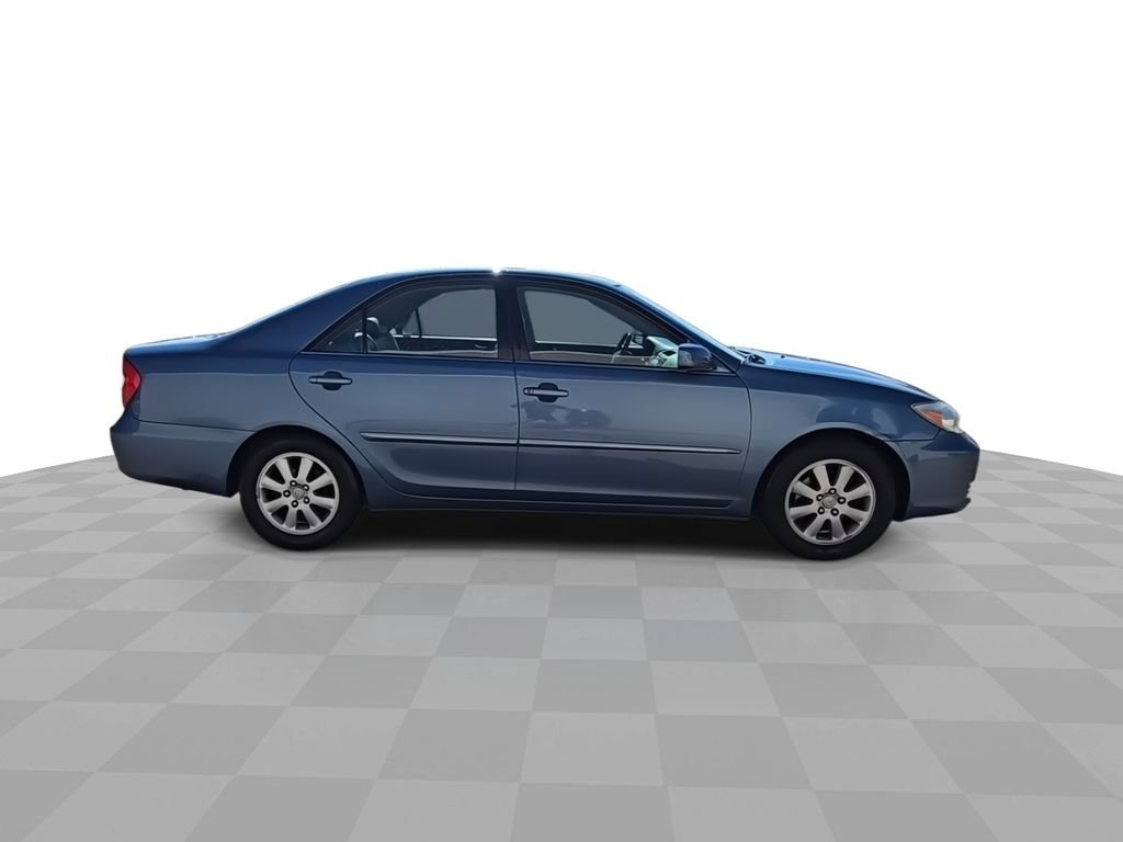Used 2004  Toyota XLE image 9