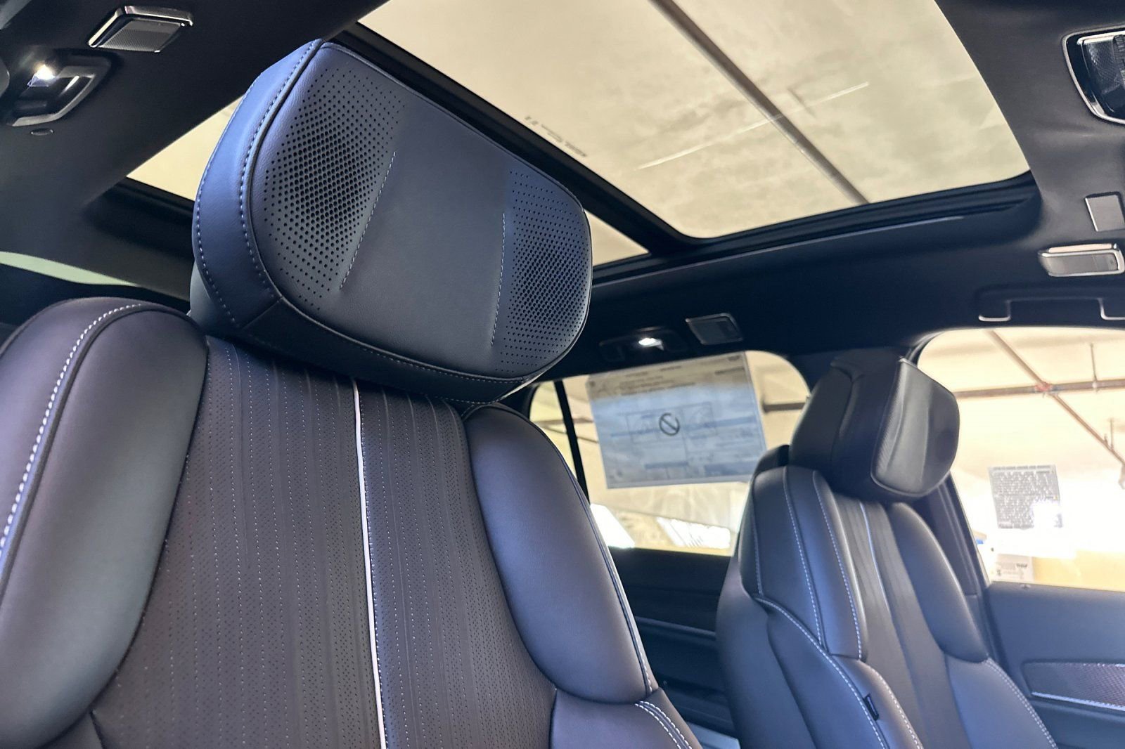 2026 Cadillac VISTIQ Sport - Photo 18