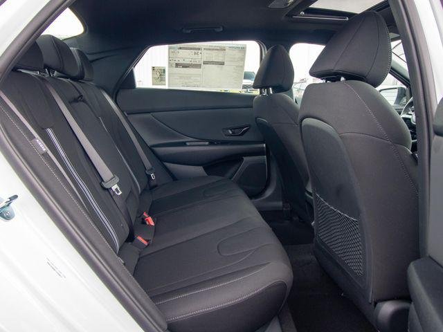 New 2026 White Hyundai SEL Sport Premium image 15