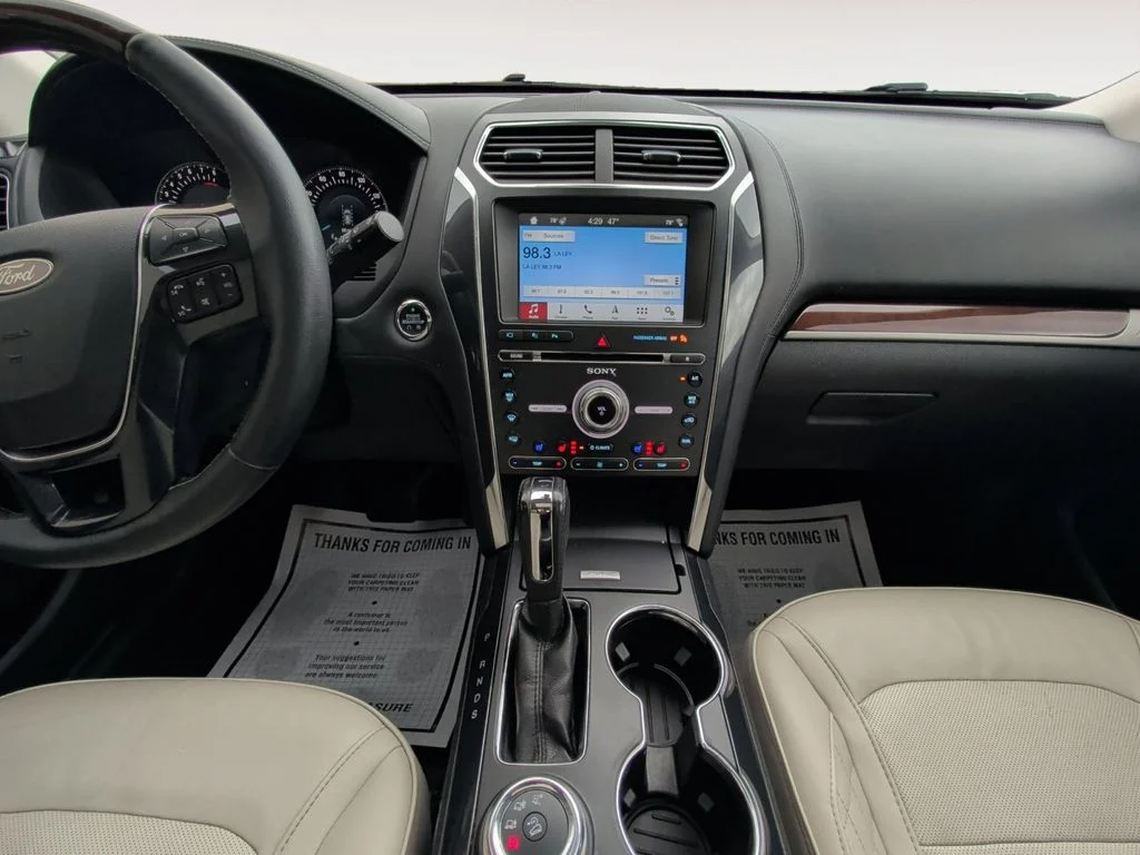 Used 2018 Silver Ford Platinum image 11