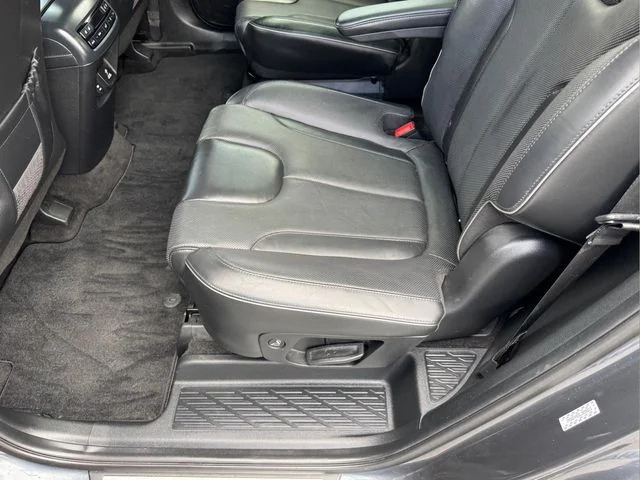 Used 2020 Gray Hyundai Limited image 9