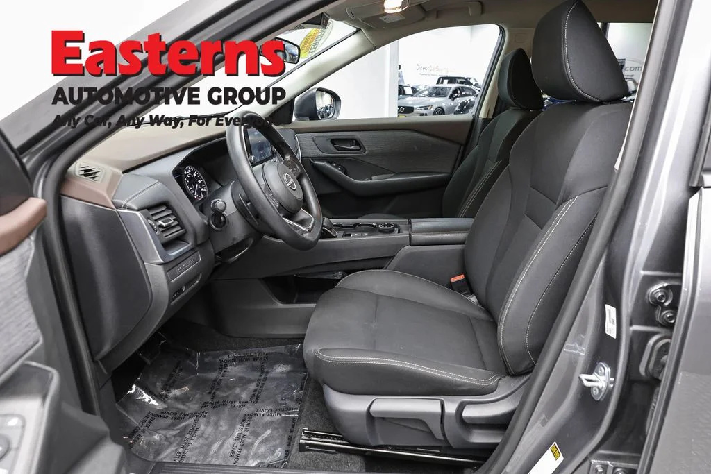 Used 2023 Gray Nissan S image 14