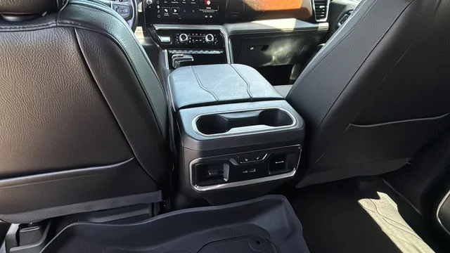 Used 2024 White GMC Denali image 21