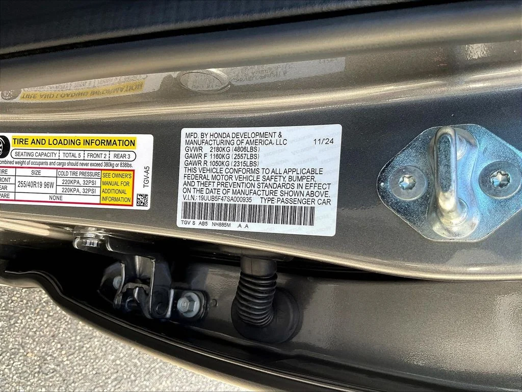 Certified Used 2025 Liquid Carbon Metallic Acura Technology Package image 20