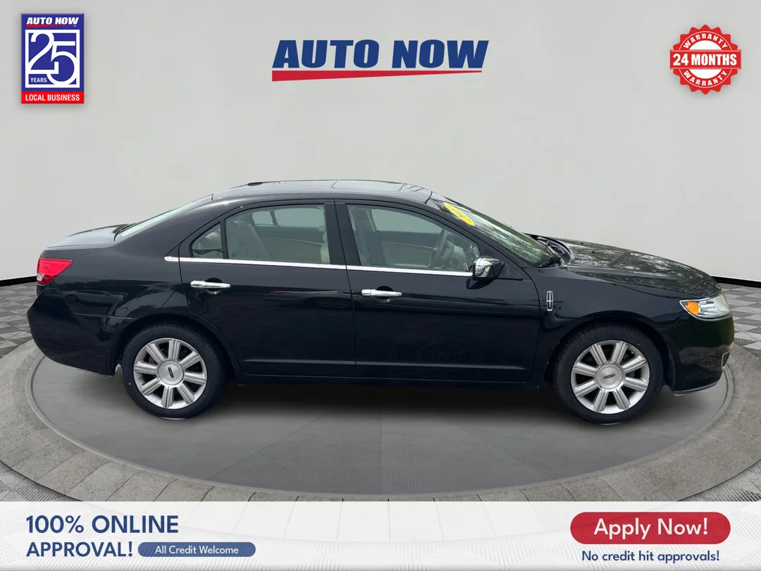 Used 2011 Black Lincoln base image 7
