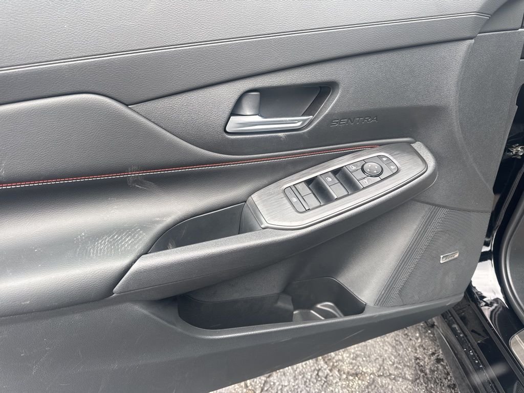 2026 Nissan Sentra SR - Photo 17