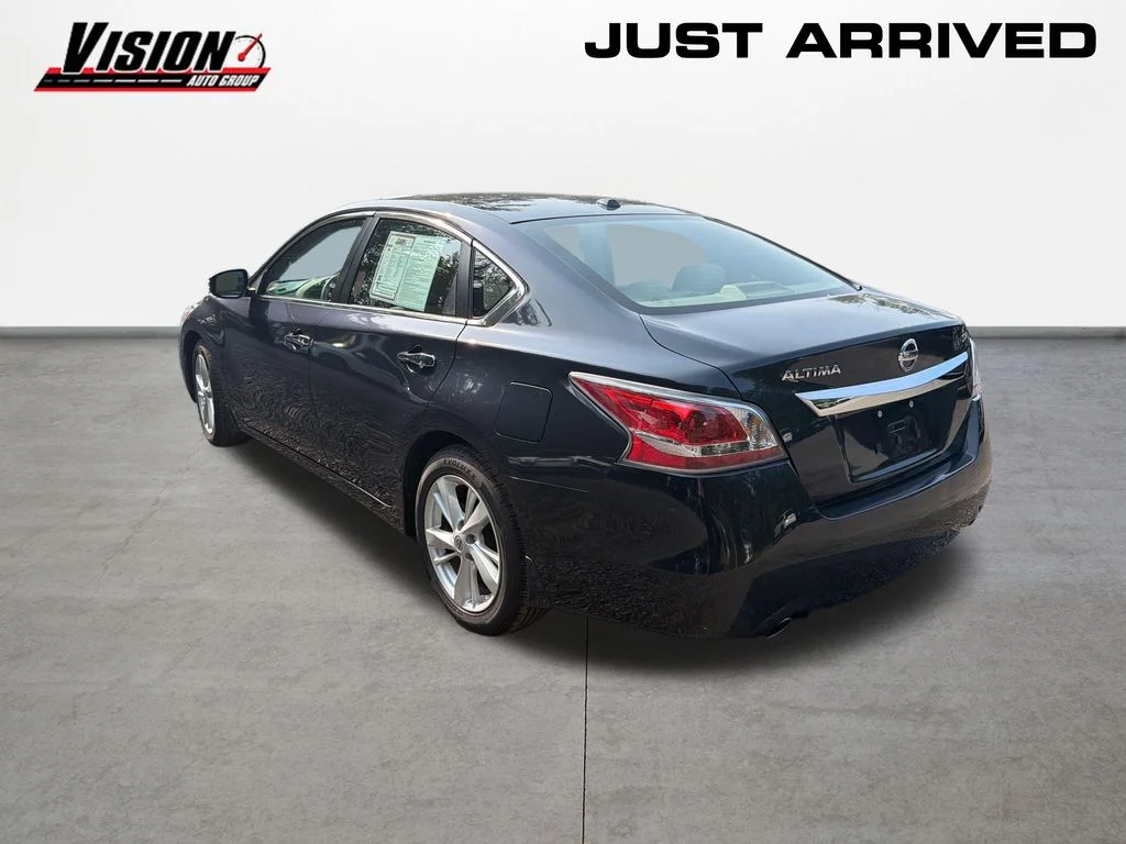 Used 2015 Blue Nissan 2.5 SV image 7
