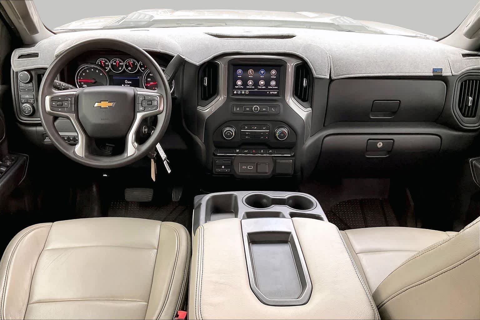 Used 2022 Silver Ice Metallic Chevrolet Custom image 14