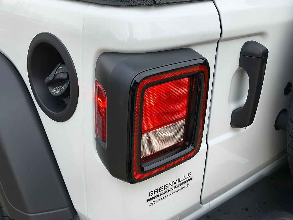 New 2026 Bright White Clear-Coat Exterior Paint Jeep 2DR Sport image 4