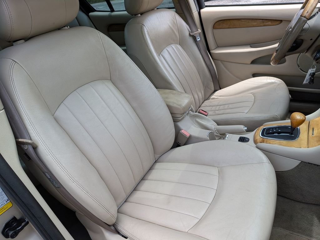 Used 2003 Gold Jaguar 3.0 image 26