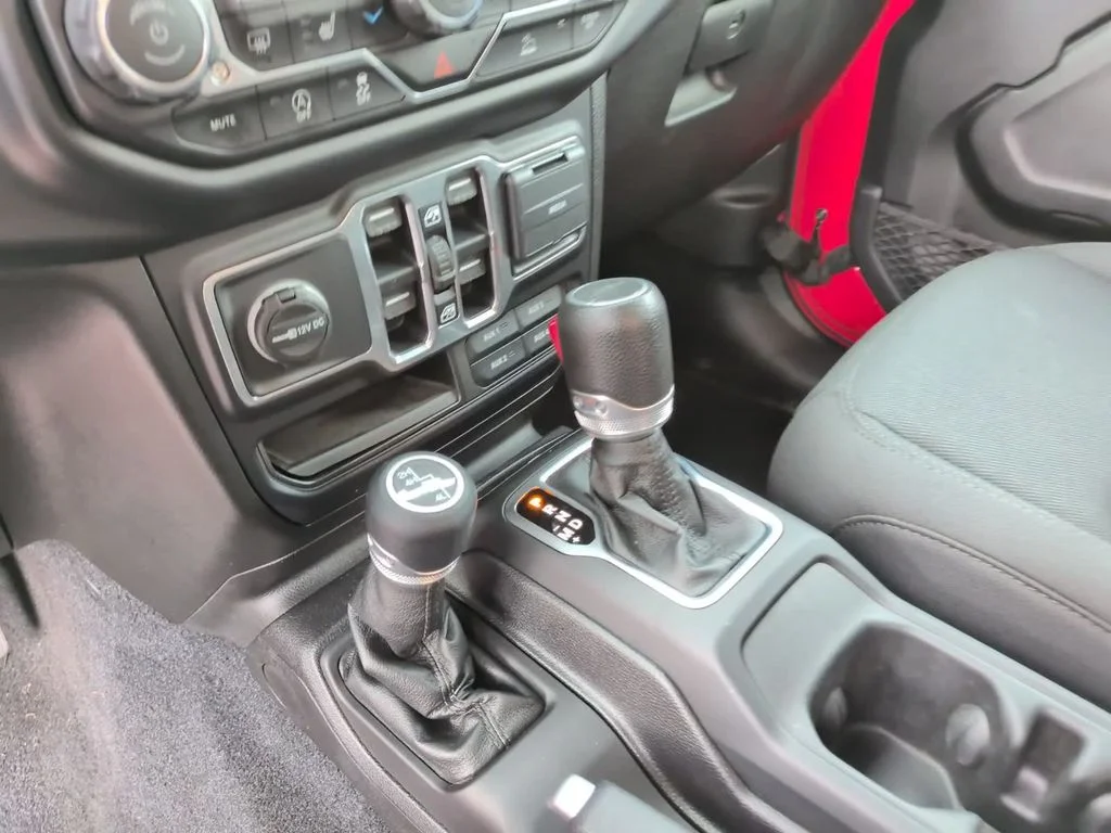 Used 2020 Red Jeep Sport image 22