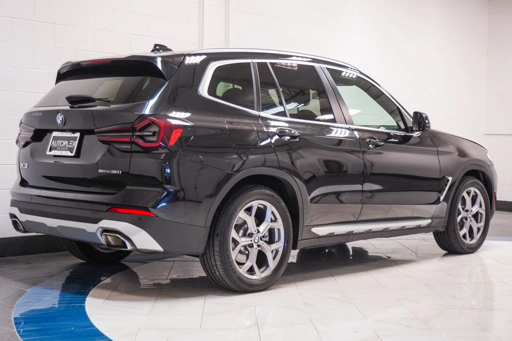 Used 2022 Black BMW sDrive30i image 34