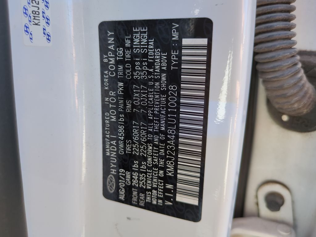 Used 2020 White Hyundai SE image 24