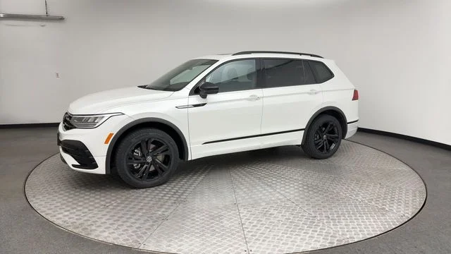 Used 2023 White Volkswagen 2.0T SE R-Line Black image 6