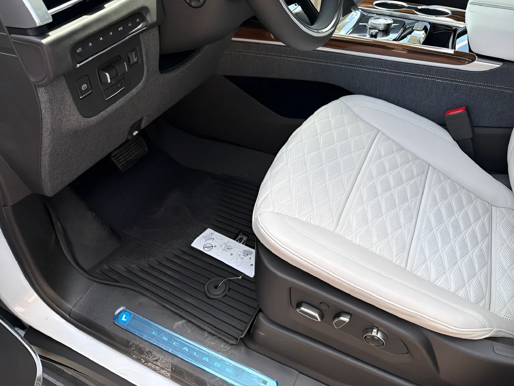 New 2026 Vibrant White Tricoat Cadillac Platinum Sport image 19