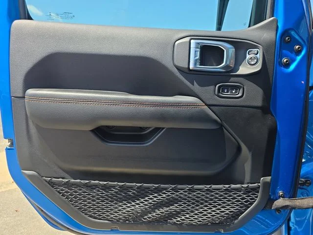 Used 2022 Blue Jeep Mojave image 27