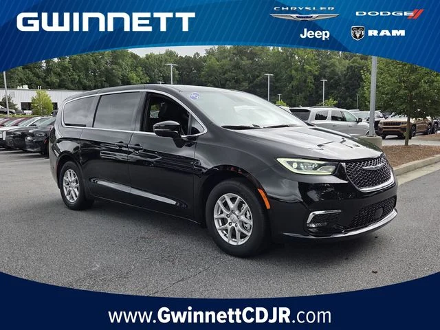 Used 2025 Black Chrysler Select image 1