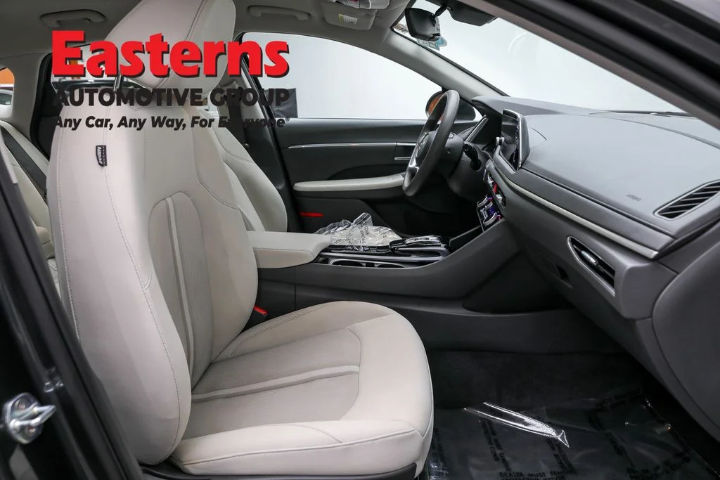 Used 2023 Gray Hyundai SEL image 22