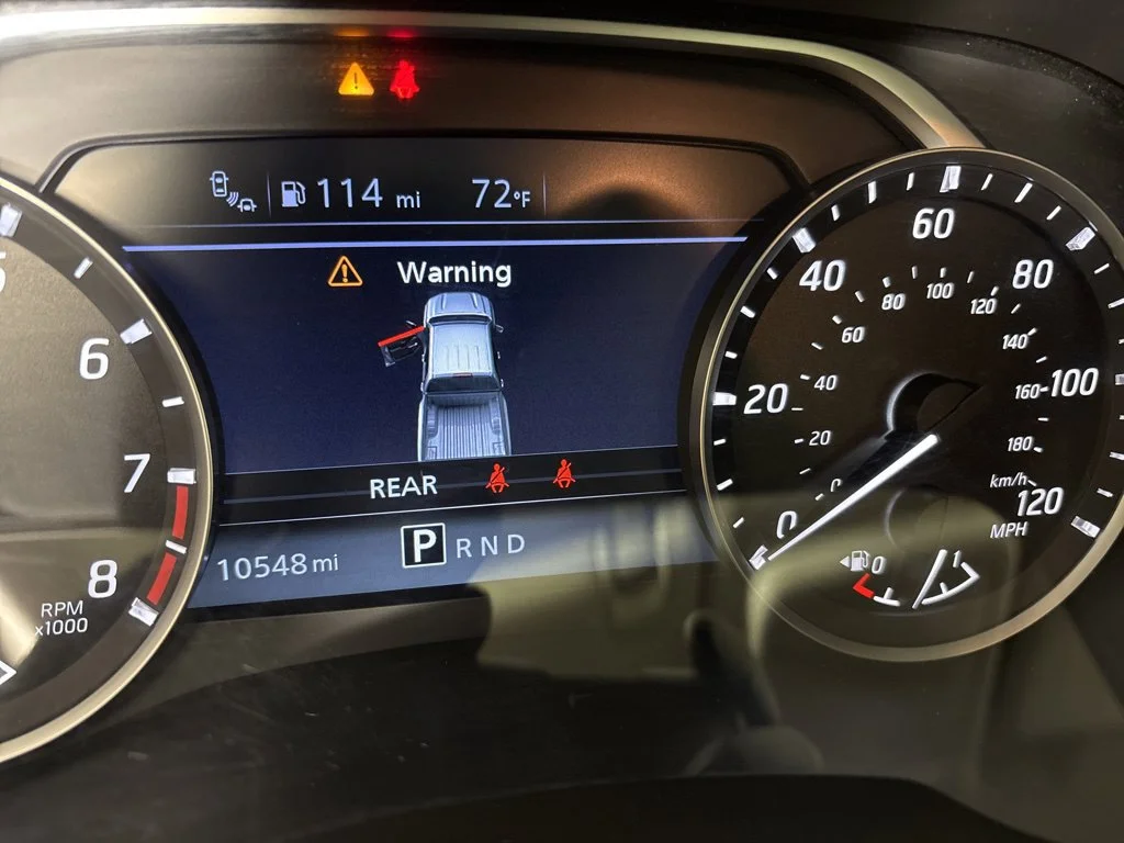 Used 2025 White Nissan S image 27