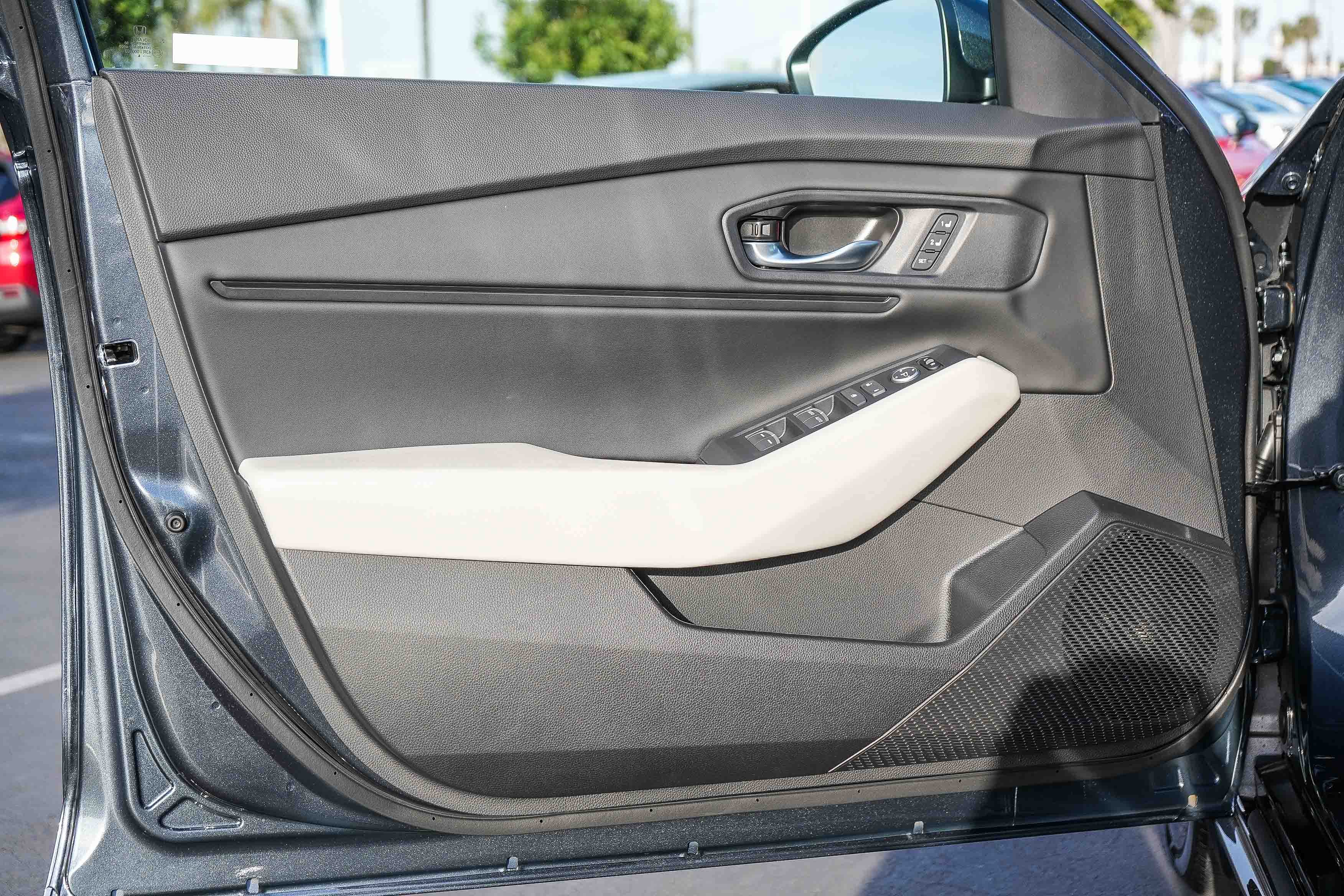 New 2026 Urban Gray Pearl Honda EX-L image 23