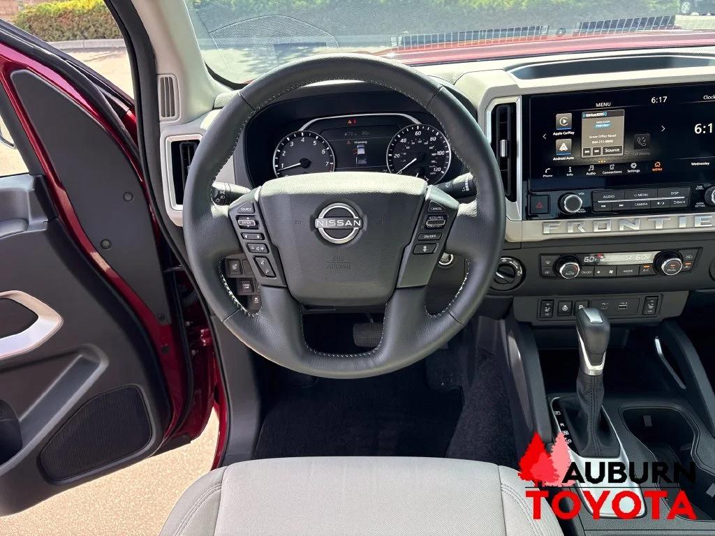 Used 2025 Cardinal Red Metallic Tricoat Nissan SV image 13