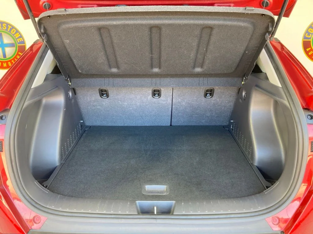 Used 2025 Red Hyundai SEL image 24