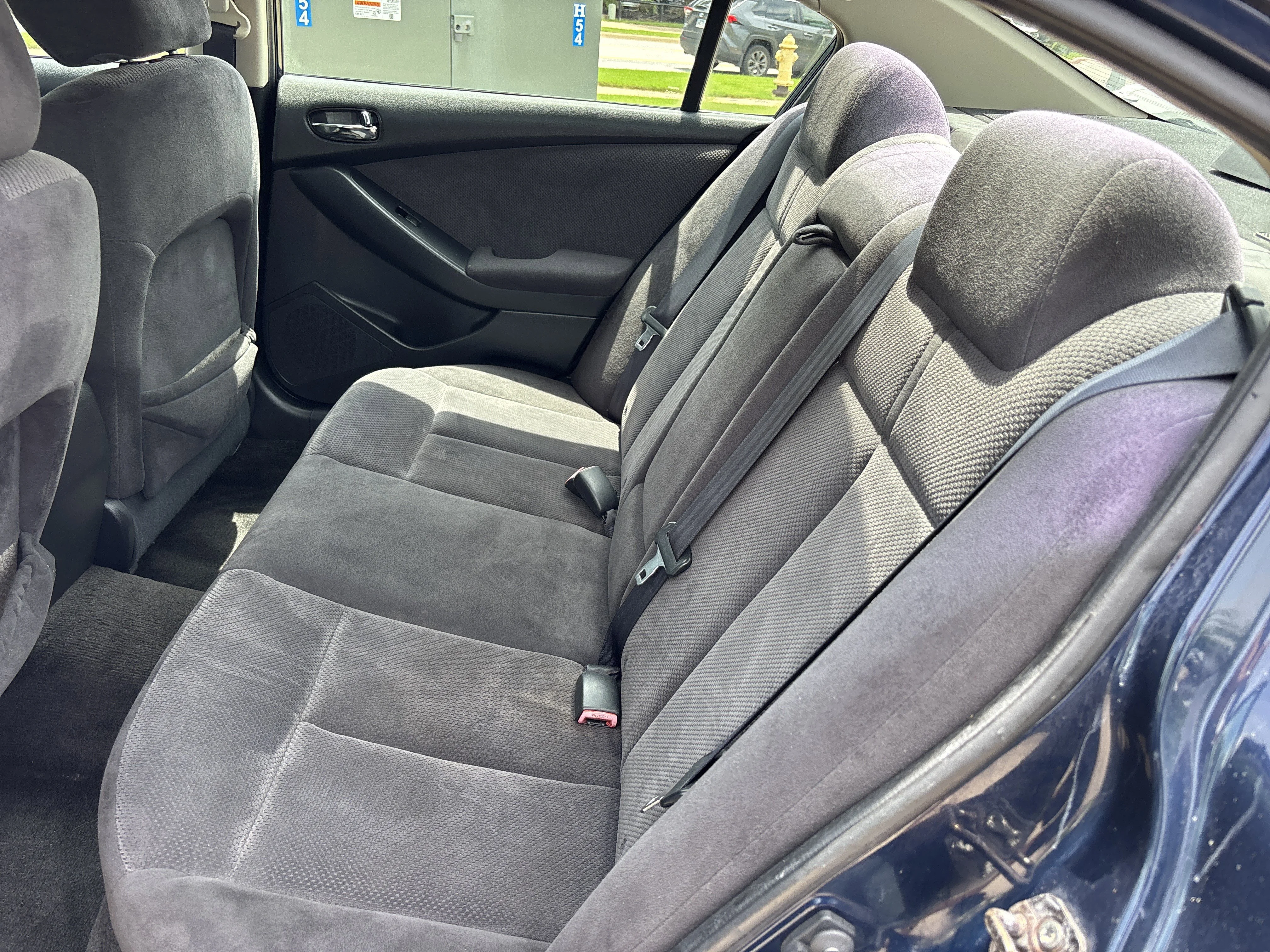 Used 2009 Navy Blue Metallic Nissan 2.5 S image 16