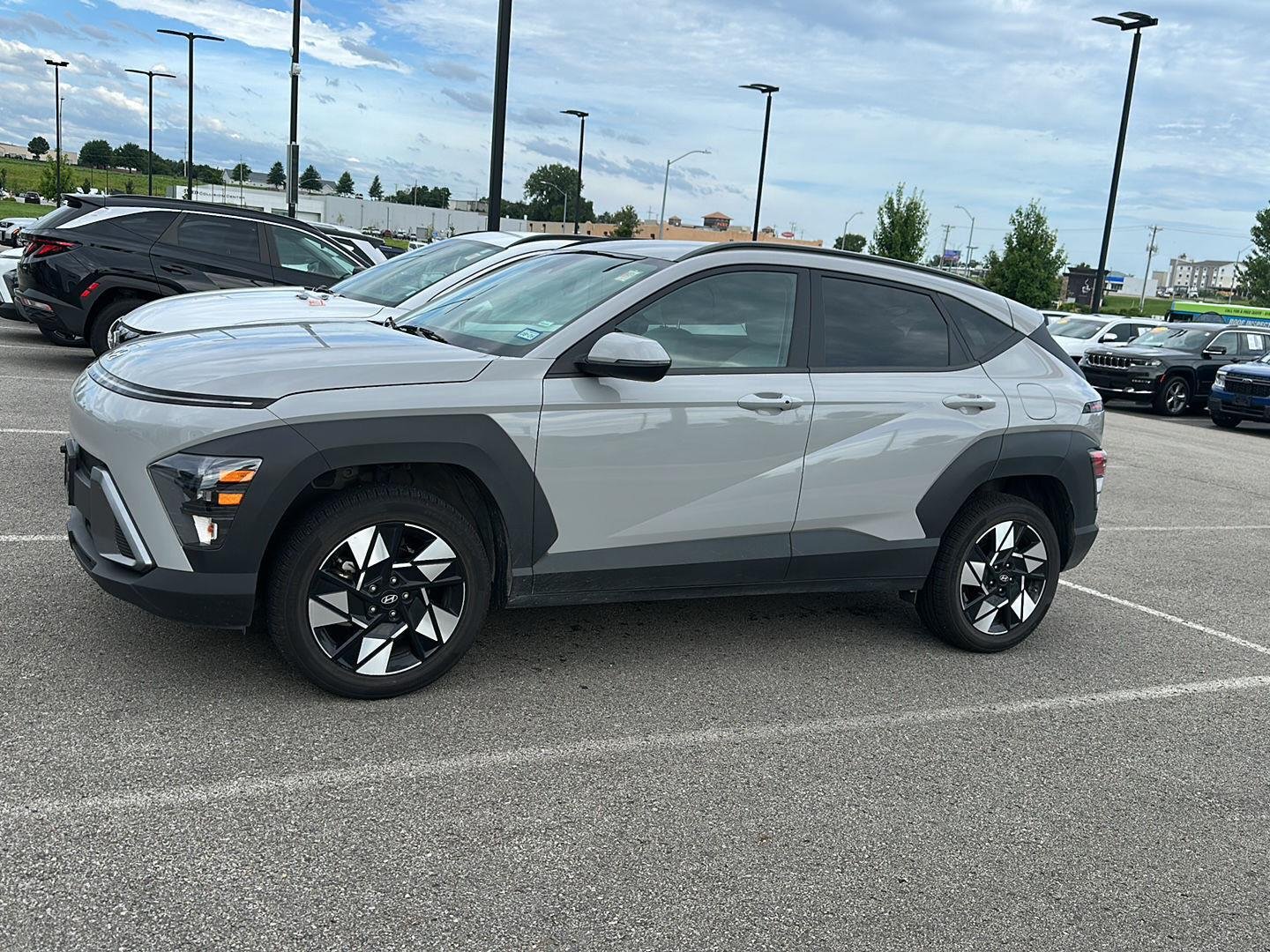Used 2025 Cyber Gray Metallic Hyundai SEL image 2
