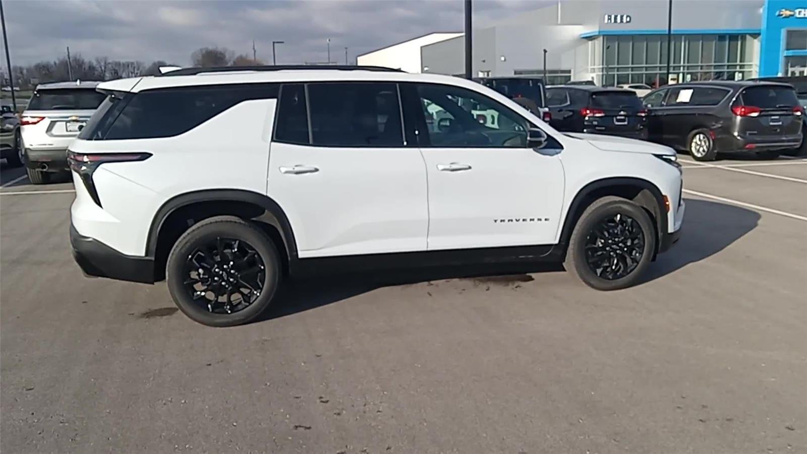 2026 Chevrolet Traverse LT - Photo 9