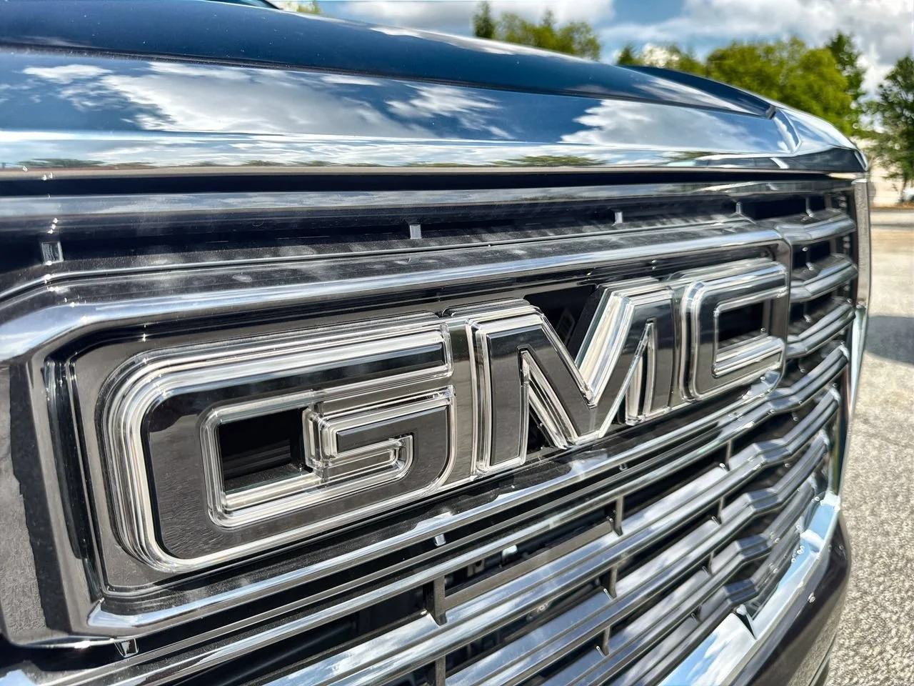 New 2026 Titanium Rush Metallic GMC Elevation image 26