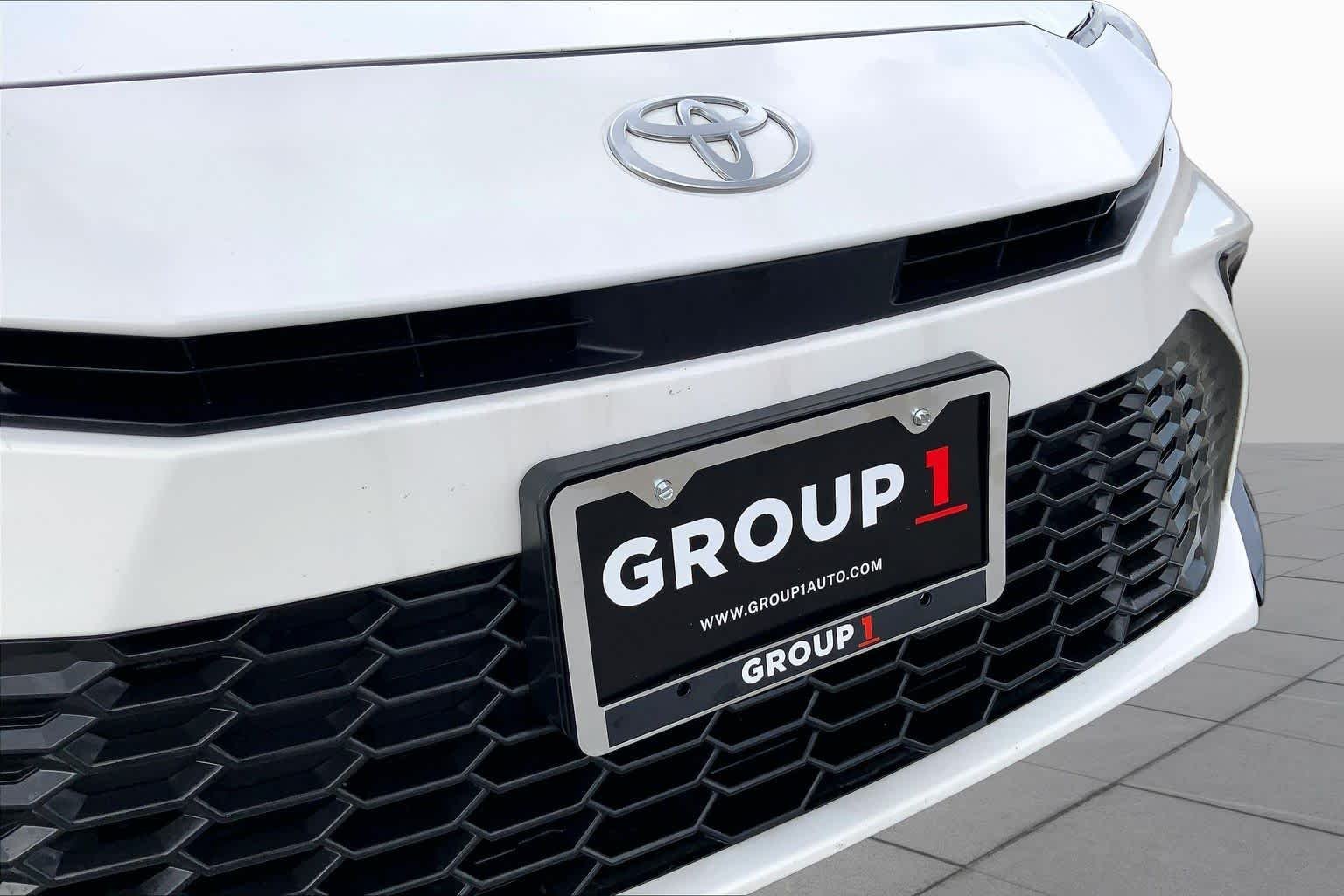 Used 2025 Ice Cap Toyota SE image 29