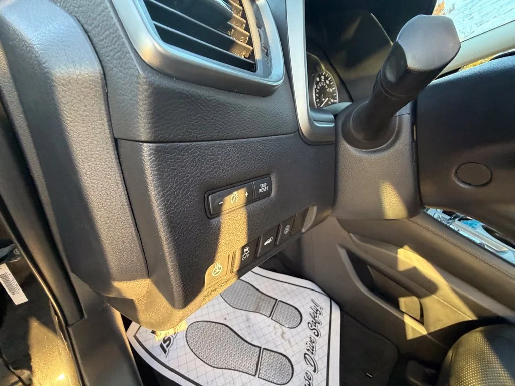 Used 2019 Black Nissan SL image 17