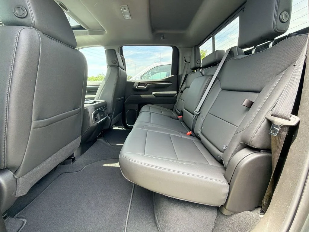 2026 GMC Sierra 1500 SLT - Photo 18