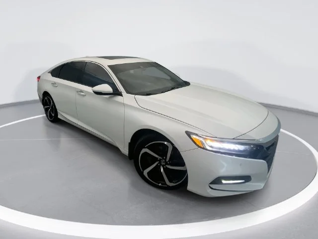 Used 2019 White Honda Touring 2.0T image 1