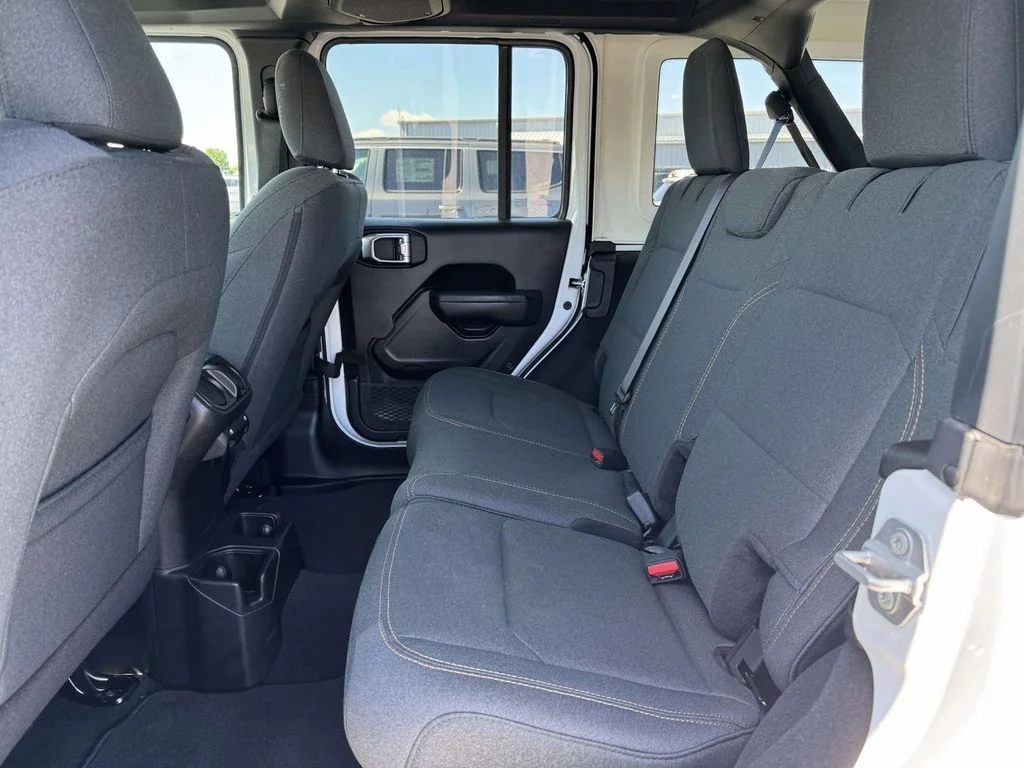 Used 2024 White Jeep Sport S image 15