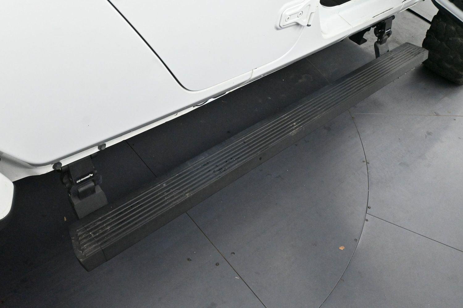 Used 2021 Bright White Clearcoat Jeep Rubicon image 9