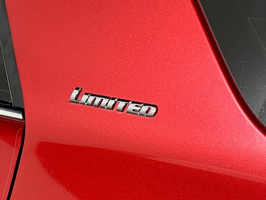 Used 2014 Red Toyota Limited image 25