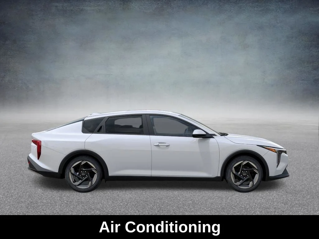 2025 Kia K4 EX - Photo 9