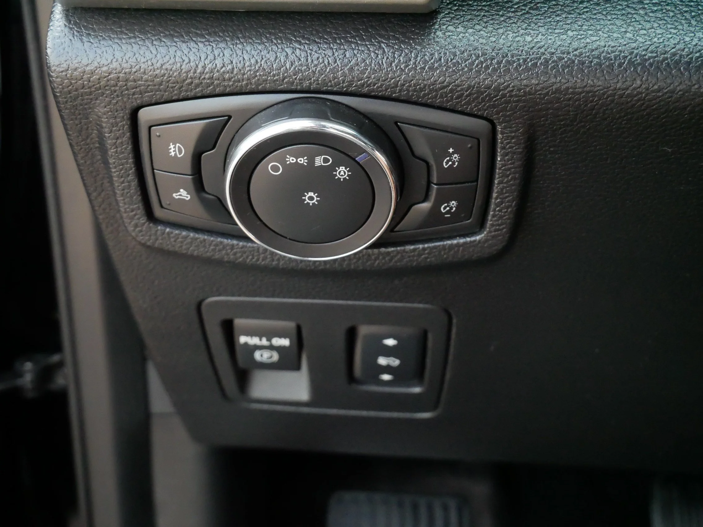 Used 2016 Shadow Black Ford Lariat image 22