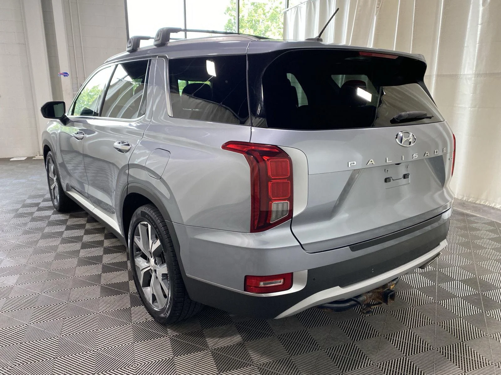 Used 2020 Lagoon Silver Hyundai SEL image 5