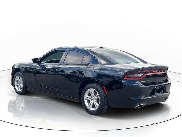 Used 2022 Black Dodge SXT image 7